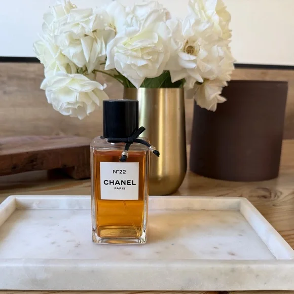 Chanel N°22 Perfume - 200ml N°22
LES EXCLUSIFS DE CHANEL – Eau de Parfum - Picture 2 of 9